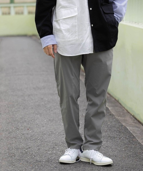 ITEMS URBANRESEARCH（アイテムズ アーバンリサーチ）の「【セットアップ着用可能】ナイロンストレッチタイプライターEASYパンツ（その他パンツ・メンズ・ベージュ/ブラック/グレー・LARGE/MEDIUM）」の10枚目の写真