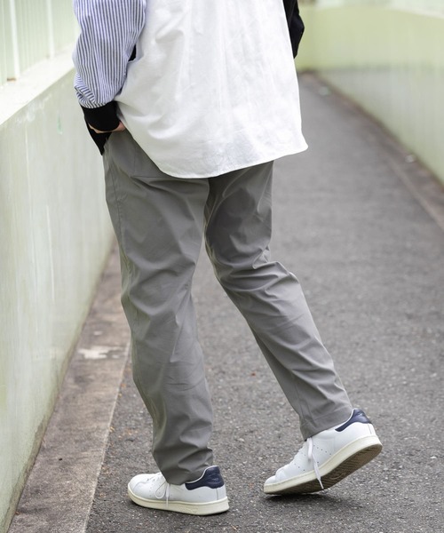 ITEMS URBANRESEARCH（アイテムズ アーバンリサーチ）の「【セットアップ着用可能】ナイロンストレッチタイプライターEASYパンツ（その他パンツ・メンズ・ベージュ/ブラック/グレー・LARGE/MEDIUM）」の6枚目の写真