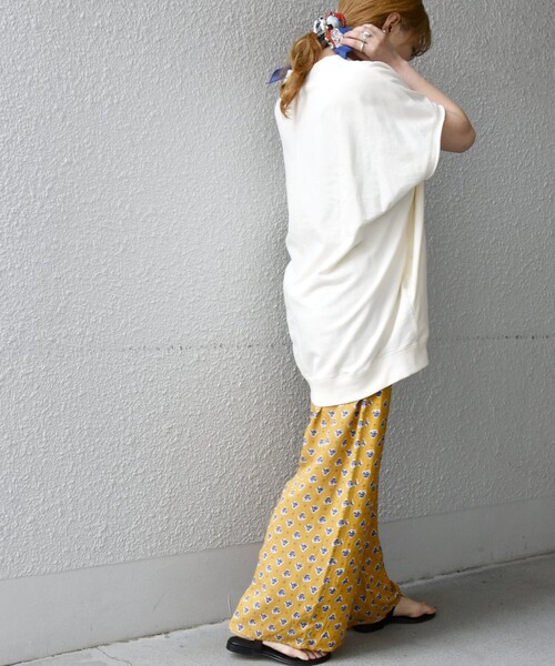 SHIPS any(シップス エニィ)の「SHIPS any: ミニ裏毛 コクーン プルオーバー〈UVカット〉(Tシャツ/カットソー・レディース・チャコールグレー/ホワイト/レンガ・ONE SIZE)」の4枚目の写真