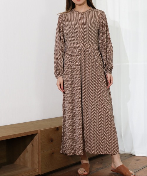 Per sist ence（パーシエンス）の「Per sist ence/パーシエンス　幾何学プリントワンピース（ワンピース・レディース・オフホワイト/モカ/カーキ/ブラック・FREE）」の4枚目の写真