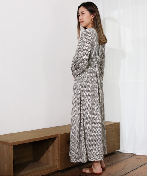 Per sist ence（パーシエンス）の「Per sist ence/パーシエンス　幾何学プリントワンピース（ワンピース・レディース・オフホワイト/モカ/カーキ/ブラック・FREE）」の7枚目の写真