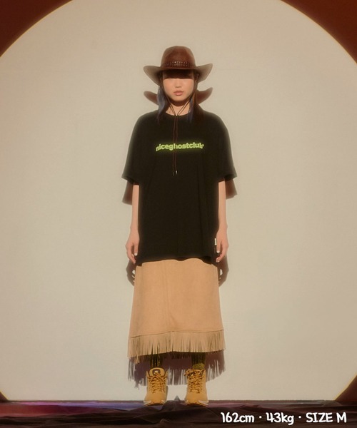 NICE GHOST CLUB(ナイスゴーストクラブ)の「『NICE GHOST CLUB/ナイスゴーストクラブ』TYPO LOGO TEE/ブランド英字ロゴプリント 半袖Tシャツ(Tシャツ/カットソー・レディース・ブラック/ホワイト・L/M)」の7枚目の写真