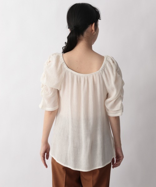 LOWRYS FARM（ローリーズファーム）の「プリーツスクエアブラウス５Ｓ　949199（シャツ/ブラウス・レディース・オフホワイト/ブラック/イエロー/ブラウン/ネイビー・FREE）」の11枚目の写真