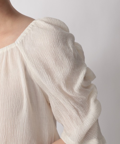 LOWRYS FARM（ローリーズファーム）の「プリーツスクエアブラウス５Ｓ　949199（シャツ/ブラウス・レディース・オフホワイト/ブラック/イエロー/ブラウン/ネイビー・FREE）」の13枚目の写真