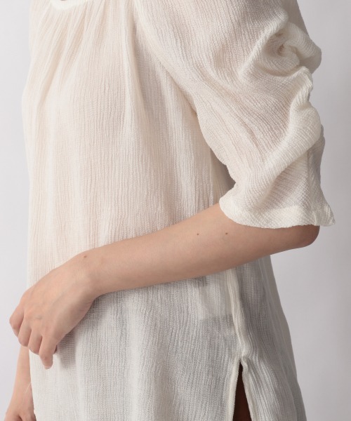 LOWRYS FARM（ローリーズファーム）の「プリーツスクエアブラウス５Ｓ　949199（シャツ/ブラウス・レディース・オフホワイト/ブラック/イエロー/ブラウン/ネイビー・FREE）」の10枚目の写真