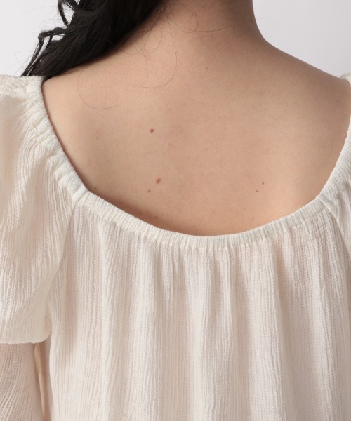 LOWRYS FARM（ローリーズファーム）の「プリーツスクエアブラウス５Ｓ　949199（シャツ/ブラウス・レディース・オフホワイト/ブラック/イエロー/ブラウン/ネイビー・FREE）」の6枚目の写真