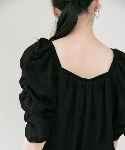 LOWRYS FARM（ローリーズファーム）の「プリーツスクエアブラウス５Ｓ　949199（シャツ/ブラウス・レディース・オフホワイト/ブラック/イエロー/ブラウン/ネイビー・FREE）」の21枚目の写真