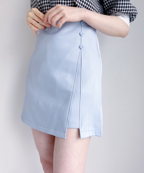 Loueme(ルエム)の「フェイクボタンインナーパンツ台形スカート(スカート・レディース・アイボリー/ブルー/ブラック・M)」の22枚目の写真