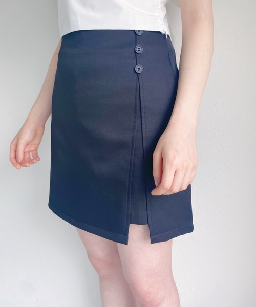 Loueme(ルエム)の「フェイクボタンインナーパンツ台形スカート(スカート・レディース・アイボリー/ブルー/ブラック・M)」の15枚目の写真