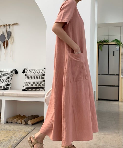 ABITOKYO(アビトーキョー)の「リネンライクVネックロングワンピース(ワンピース・レディース・ブラック/ベージュ/ピンク/グレー/ブラウン/オレンジ/イエロー/グリーン/ネイビー・M/L/XL)」の8枚目の写真