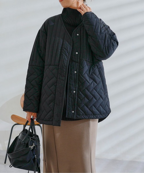 DouDou（ドゥドゥ）の「【WEB限定】パターンミックスキルティングハーフジャケット（ノーカラーコート・レディース・ライトグレー/ブラック・FREE）」の2枚目の写真