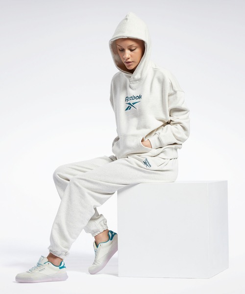 Reebok(リーボック)の「クラシックス ビッグロゴ フーディー / Classics Big Logo Hoodie(パーカー・レディース・ブラック/オフホワイト・SMALL/MEDIUM/LARGE/X-LARGE)」の6枚目の写真