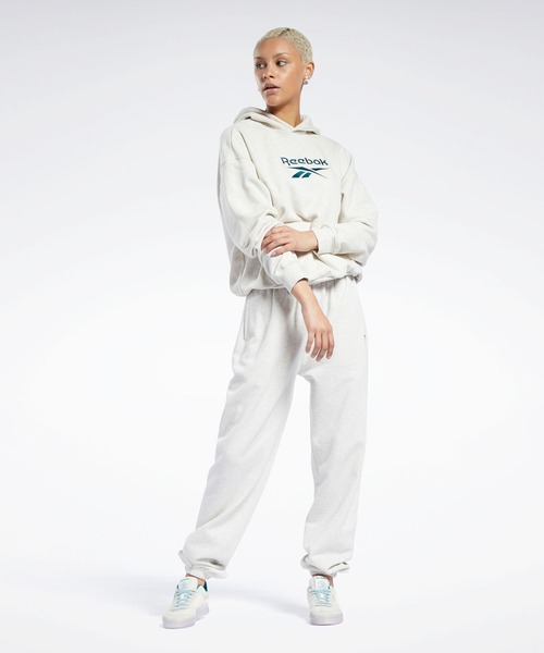Reebok(リーボック)の「クラシックス ビッグロゴ フーディー / Classics Big Logo Hoodie(パーカー・レディース・ブラック/オフホワイト・SMALL/MEDIUM/LARGE/X-LARGE)」の11枚目の写真
