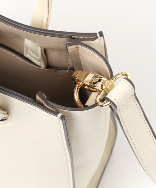 GLOBAL WORK（グローバルワーク）の「縦型2WAYショルダー/957847（ショルダーバッグ・レディース・ブラック/オフホワイト/グリーン・FREE）」の16枚目の写真