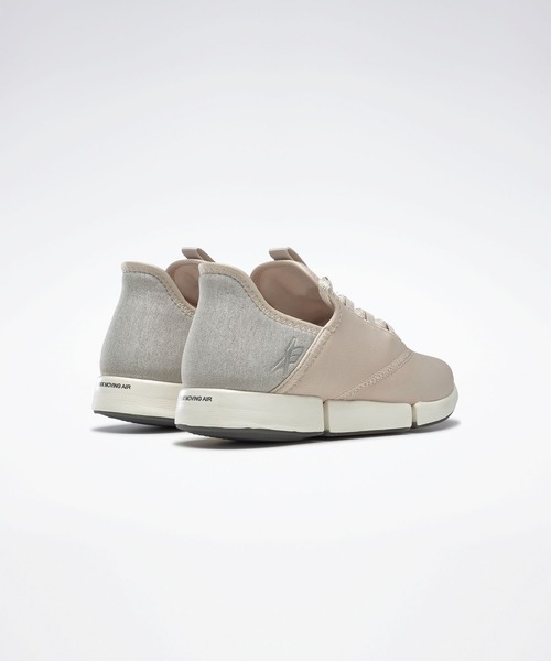 Reebok（リーボック）の「デイリーフィット AP / DailyFit AP（スニーカー・レディース・ライトグレー/ブラック×シルバー/ベージュ・25.5cm/22.5cm/24.0cm/25.0cm/22.0cm/23.0cm/24.5cm/23.5cm/26.0cm）」の6枚目の写真