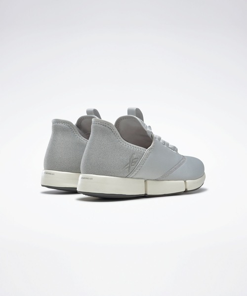 Reebok（リーボック）の「デイリーフィット AP / DailyFit AP（スニーカー・レディース・ライトグレー/ブラック×シルバー/ベージュ・25.5cm/22.5cm/24.0cm/25.0cm/22.0cm/23.0cm/24.5cm/23.5cm/26.0cm）」の14枚目の写真