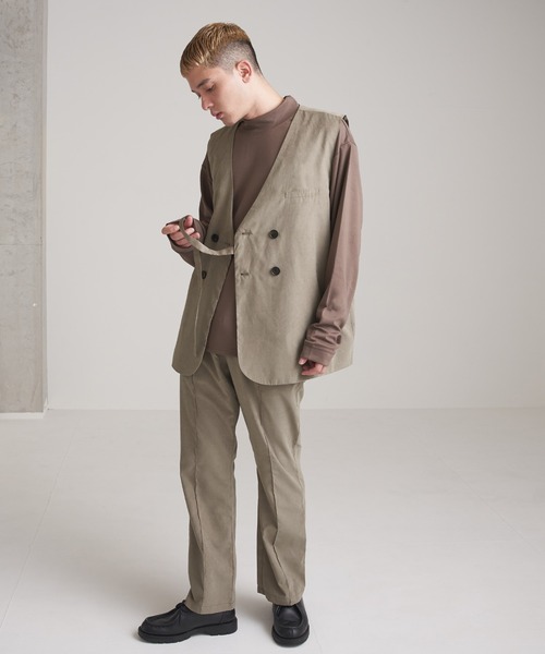 NILWAY（ニルウェイ）の「シルキースウェードタッチノーカラーダブルテーラードベスト（ベスト・メンズ・ブラック/ダークブラウン/ブルーグレー/グレイッシュベージュ・MEDIUM/LARGE）」の16枚目の写真