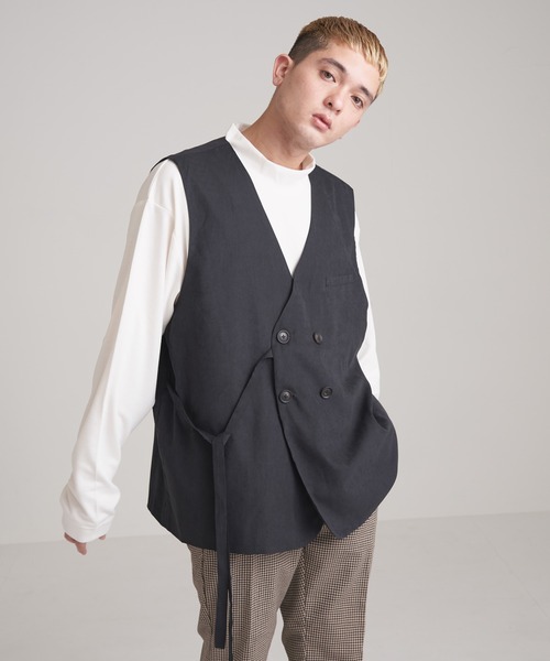 NILWAY（ニルウェイ）の「シルキースウェードタッチノーカラーダブルテーラードベスト（ベスト・メンズ・ブラック/ダークブラウン/ブルーグレー/グレイッシュベージュ・MEDIUM/LARGE）」の21枚目の写真