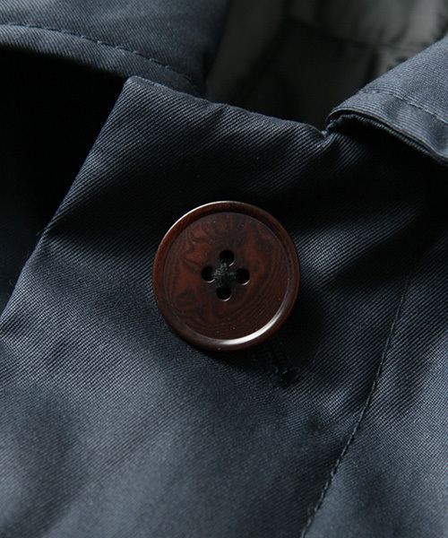 URBAN RESEARCH(アーバンリサーチ)の「NANGA×URiD SOUTIEN COLLAR DOWN COAT(ダウンジャケット/コート・メンズ・ブラック/ネイビー/ベージュ・MEDIUM/LARGE)」の21枚目の写真