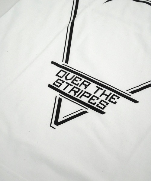 OVER THE STRIPES（オーバーザストライプス）の「OVER THE STRiPES オーバーザストライプス INVERTED TRIANGLE TEE Tシャツ（Tシャツ/カットソー・メンズ・ホワイト/チャコールグレー/ブラック・MEDIUM/LARGE/X-LARGE）」の9枚目の写真