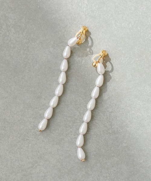 PAPILLONNER(パピヨネ)の「【PAPILLONNER/パピヨネ】パールロングイヤリング(イヤリング・レディース・ゴールド・FREE)」の6枚目の写真