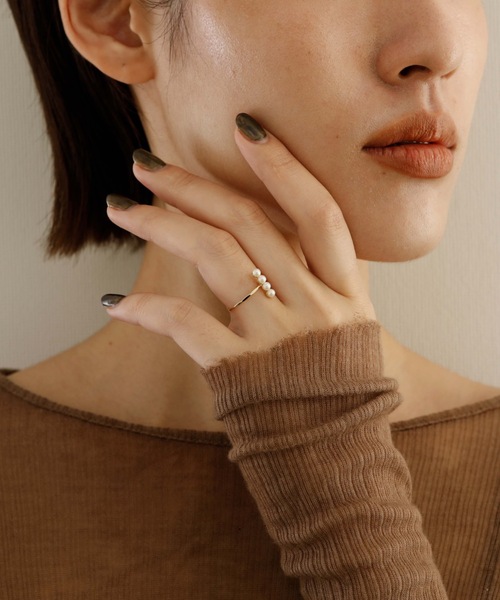 JewCas（ジュアキャス）の「JewCas modern metal - ３連シンプル パール リング[JC3997]（リング・レディース・ゴールド/シルバー・FREE）」の5枚目の写真
