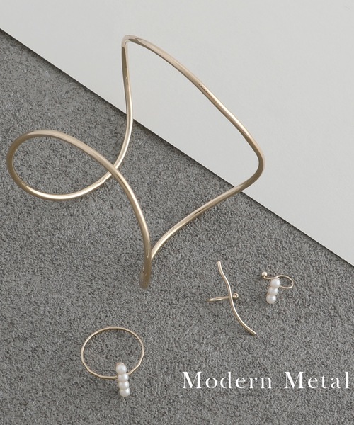 JewCas（ジュアキャス）の「JewCas modern metal - ３連シンプル パール リング[JC3997]（リング・レディース・ゴールド/シルバー・FREE）」の4枚目の写真