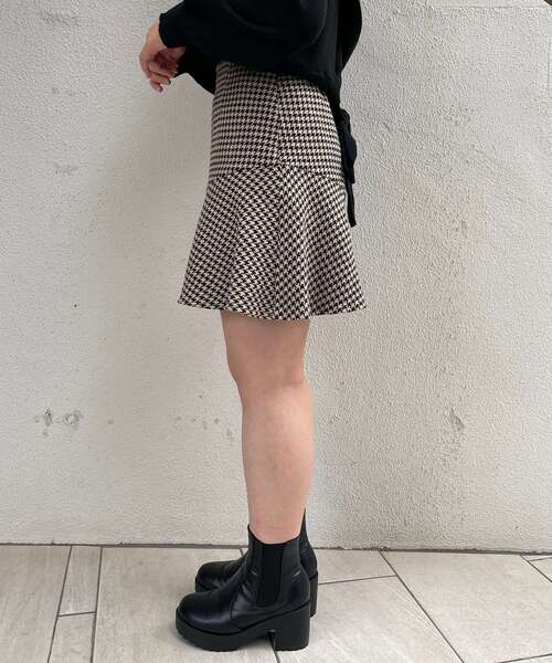 MAJESTIC LEGON（マジェスティックレゴン）の「アシメマーメイドミニスカパン（その他パンツ・レディース・ブラウン系その他2/グレー系その他/ブラック系その他/ブラック・SMALL/MEDIUM）」の6枚目の写真