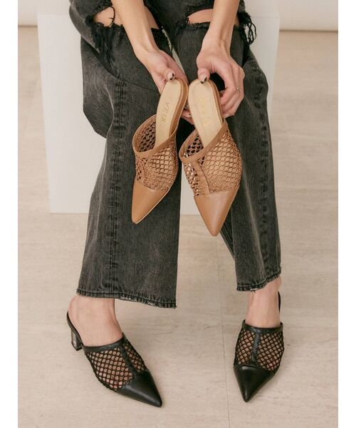 EVRIS(エヴリス)の「ポインテッドメッシュパンプス(パンプス・レディース・ブラック/ブラウン・MEDIUM/LARGE/SMALL)」の4枚目の写真