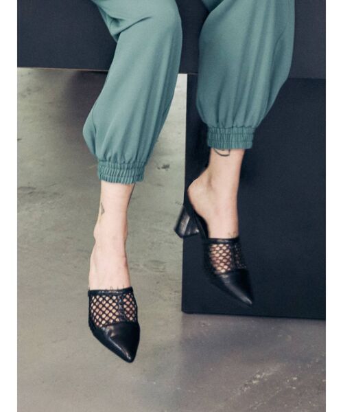 EVRIS(エヴリス)の「ポインテッドメッシュパンプス(パンプス・レディース・ブラック/ブラウン・MEDIUM/LARGE/SMALL)」の17枚目の写真