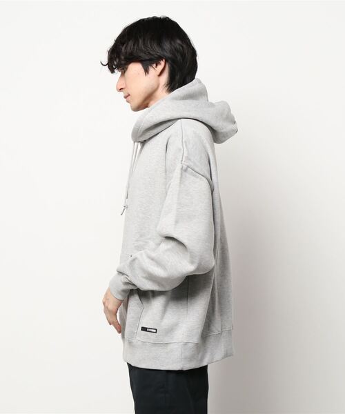 COLONY 2139(コロニートゥーワンスリーナイン)の「シリコンワッペンつき裏起毛BIGパーカー【セットアップ可能】(パーカー・メンズ・ライトグレー/ブルー/チャコールグレー/カーキ/ブラック・MEDIUM/X-LARGE/LARGE)」の6枚目の写真