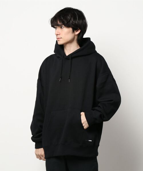 COLONY 2139(コロニートゥーワンスリーナイン)の「シリコンワッペンつき裏起毛BIGパーカー【セットアップ可能】(パーカー・メンズ・ライトグレー/ブルー/チャコールグレー/カーキ/ブラック・MEDIUM/X-LARGE/LARGE)」の8枚目の写真