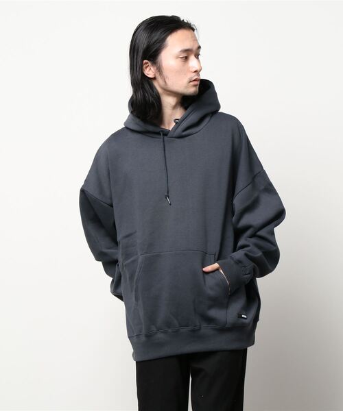 COLONY 2139(コロニートゥーワンスリーナイン)の「シリコンワッペンつき裏起毛BIGパーカー【セットアップ可能】(パーカー・メンズ・ライトグレー/ブルー/チャコールグレー/カーキ/ブラック・MEDIUM/X-LARGE/LARGE)」の9枚目の写真