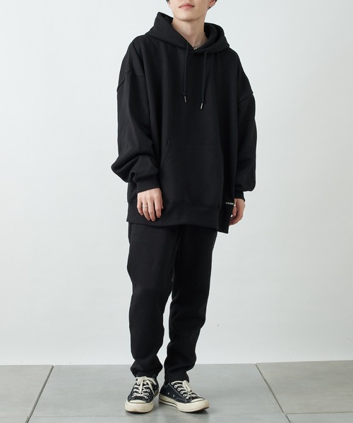 COLONY 2139(コロニートゥーワンスリーナイン)の「シリコンワッペンつき裏起毛BIGパーカー【セットアップ可能】(パーカー・メンズ・ライトグレー/ブルー/チャコールグレー/カーキ/ブラック・MEDIUM/X-LARGE/LARGE)」の14枚目の写真