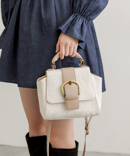 OLIVE des OLIVE(オリーブデオリーブ)の「ビッグバックルショルダー(ショルダーバッグ・レディース・オフホワイト/アイボリー/サックスブルー/ダークブラウン/キャメル・FREE)」の2枚目の写真