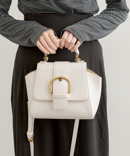 OLIVE des OLIVE(オリーブデオリーブ)の「ビッグバックルショルダー(ショルダーバッグ・レディース・オフホワイト/アイボリー/サックスブルー/ダークブラウン/キャメル・FREE)」の3枚目の写真