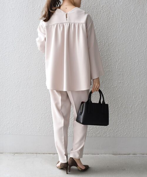 SHIPS（シップス）の「〈手洗い可能〉バックゴムウエストパンツ◆（その他パンツ・レディース・ベージュ/ネイビー・36/38）」の16枚目の写真