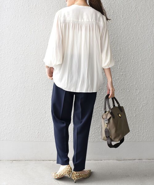 SHIPS（シップス）の「〈手洗い可能〉バックゴムウエストパンツ◆（その他パンツ・レディース・ベージュ/ネイビー・36/38）」の17枚目の写真