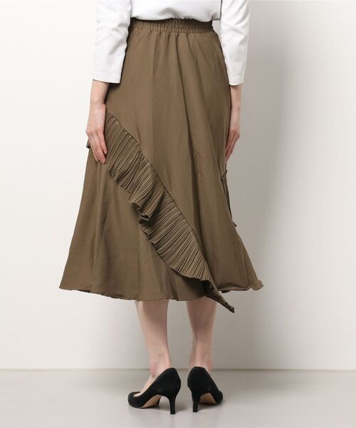 toucher du brise（トゥシェドブリーズ）の「【華やかなボリューム】フリル切替スカート（スカート・レディース・オフホワイト/ブラック/ブラウン・M）」の17枚目の写真