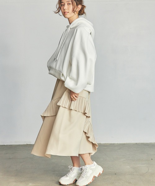 toucher du brise（トゥシェドブリーズ）の「【華やかなボリューム】フリル切替スカート（スカート・レディース・オフホワイト/ブラック/ブラウン・M）」の5枚目の写真