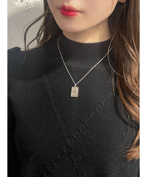EATME（イートミー）の「クロスローズプレートネックレス（ネックレス・レディース・ブラック/シルバー・FREE）」の6枚目の写真