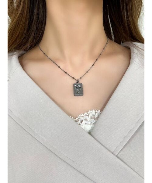 EATME（イートミー）の「クロスローズプレートネックレス（ネックレス・レディース・ブラック/シルバー・FREE）」の13枚目の写真