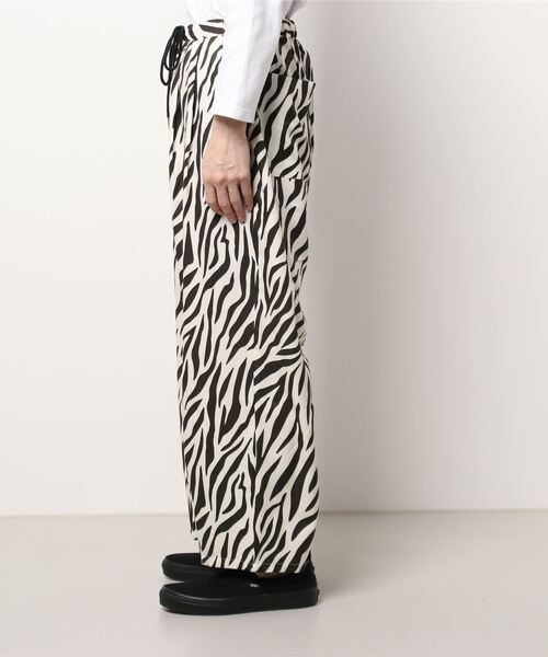 VENCEEXCHANGE（ヴァンスエクスチェンジ）の「【セットアップ可能】とろみジョーゼットバルーンパンツ　　イージーパンツ/ワイドパンツ/SETUP/（その他パンツ・メンズ・チャコールグレー/ブラック/オフホワイト/グリーン・M/L）」の5枚目の写真