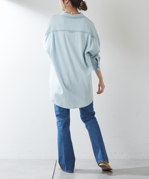 SHENERY（シーナリー）の「テンセルライクBIGデニムシャツ（シャツ/ブラウス・レディース・ライトブルー/ブルー・FREE）」の14枚目の写真