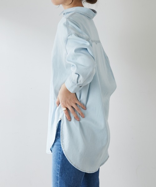 SHENERY（シーナリー）の「テンセルライクBIGデニムシャツ（シャツ/ブラウス・レディース・ライトブルー/ブルー・FREE）」の7枚目の写真