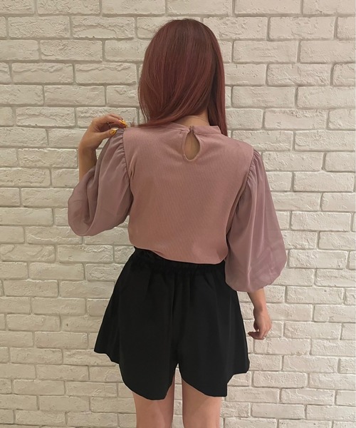 abc une face（アーベーセーアンフェイス）の「サイドプリーツ