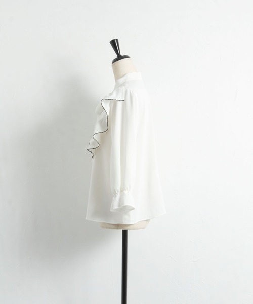 tocco closet（トッコ　クローゼット）の「配色ライン入りラッフルフリルボウタイリボンブラウス（シャツ/ブラウス・レディース・ネイビー/オフホワイト/チャコール・M）」の22枚目の写真