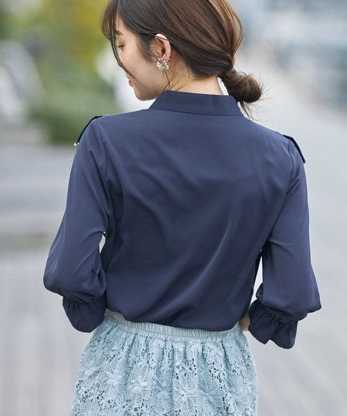 tocco closet（トッコ　クローゼット）の「配色ライン入りラッフルフリルボウタイリボンブラウス（シャツ/ブラウス・レディース・ネイビー/オフホワイト/チャコール・M）」の18枚目の写真
