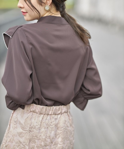 tocco closet（トッコ　クローゼット）の「配色ライン入りラッフルフリルボウタイリボンブラウス（シャツ/ブラウス・レディース・ネイビー/オフホワイト/チャコール・M）」の13枚目の写真