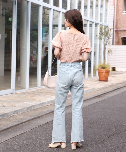 one after another NICE CLAUP（ワンアフターアナザーナイスクラップ）の「胸あきしぼしぼトップス（Tシャツ/カットソー・レディース・オフホワイト/ブラック/サーモンピンク・FREE）」の12枚目の写真